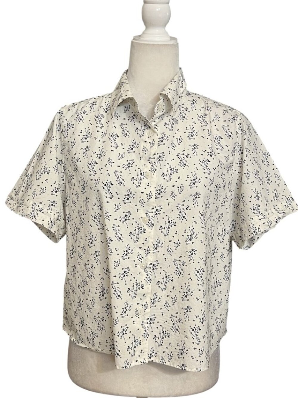 Uniqlo Womens Floral Button Up Shirt Large White Navy Short Sleeve Casual Blouse